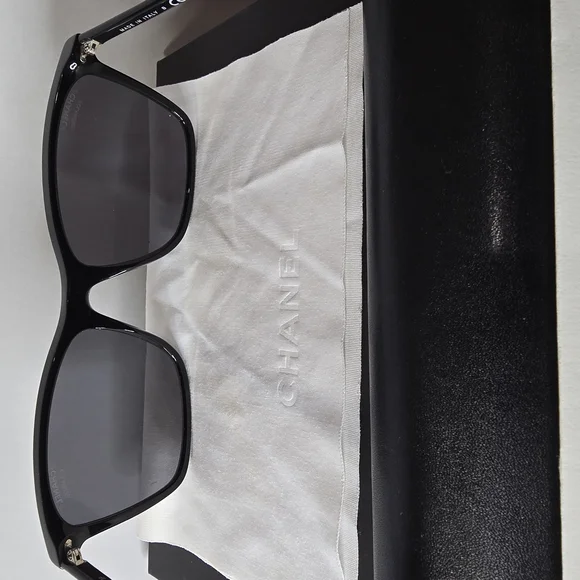 CHANEL | Accessories | Chanel Classic Black Sunglasses 5447  display picture 2